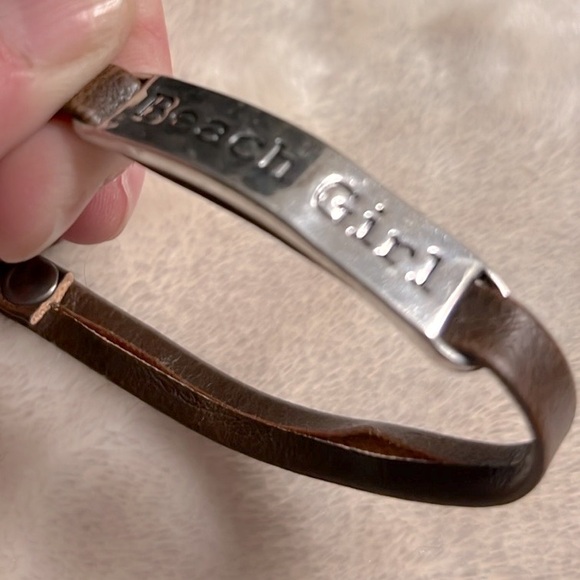 🏖️ BOHO BROWN LEATHER BRACELET WITH STAINLESS STEEL SLIDE ENGRAVED “BEACH GIRL” - Picture 8 of 10